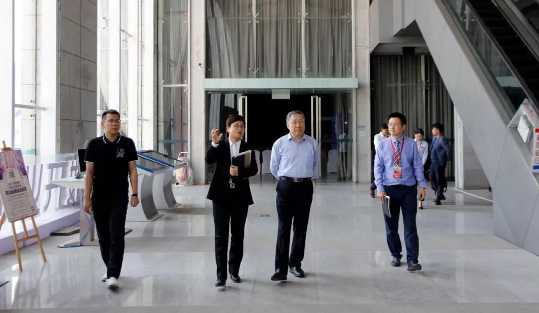 欧美同学会企业家联谊会会长、美中投资海明堡(亚洲)直升机董事局主席徐昌东莅临中亚参观考察