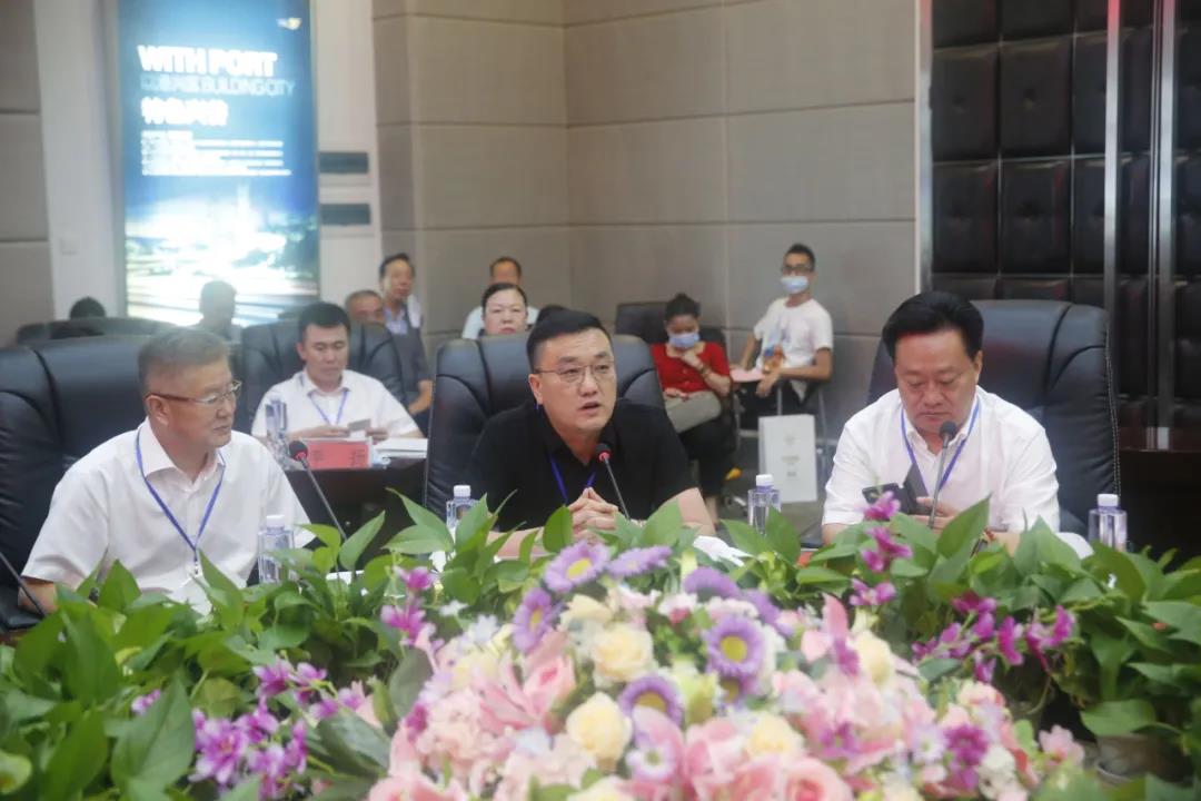 中国国际文化促进会副主席、中国亚洲经济发展协会副会长兼经贸合作委员会会长刘震讲话
