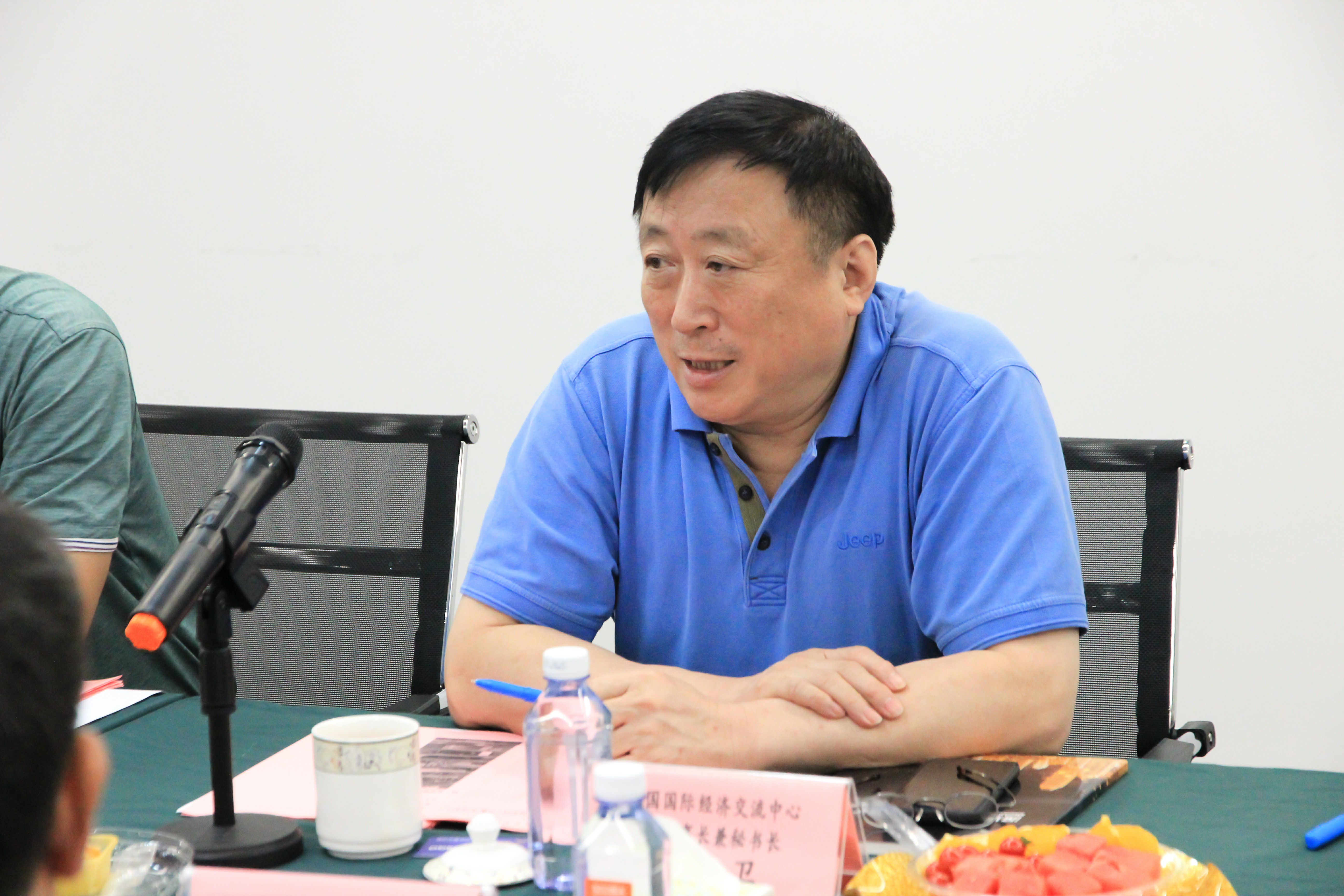 干实事,敢创新丨中国国际经济交流中心领导一行莅临中亚跨境电商产业基地考察调研(图4) 干实事,敢创新丨中国国际经济交流中心领导一行莅临中亚跨境电商产业基地考察调研(图4)