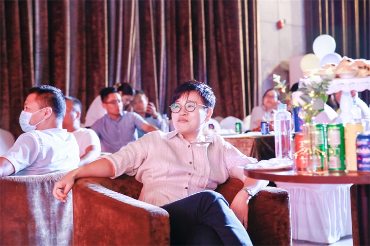 筑梦中亚 共赴征程|2021年度集团茶话会圆满举行(图4) 筑梦中亚 共赴征程|2021年度集团茶话会圆满举行(图4)