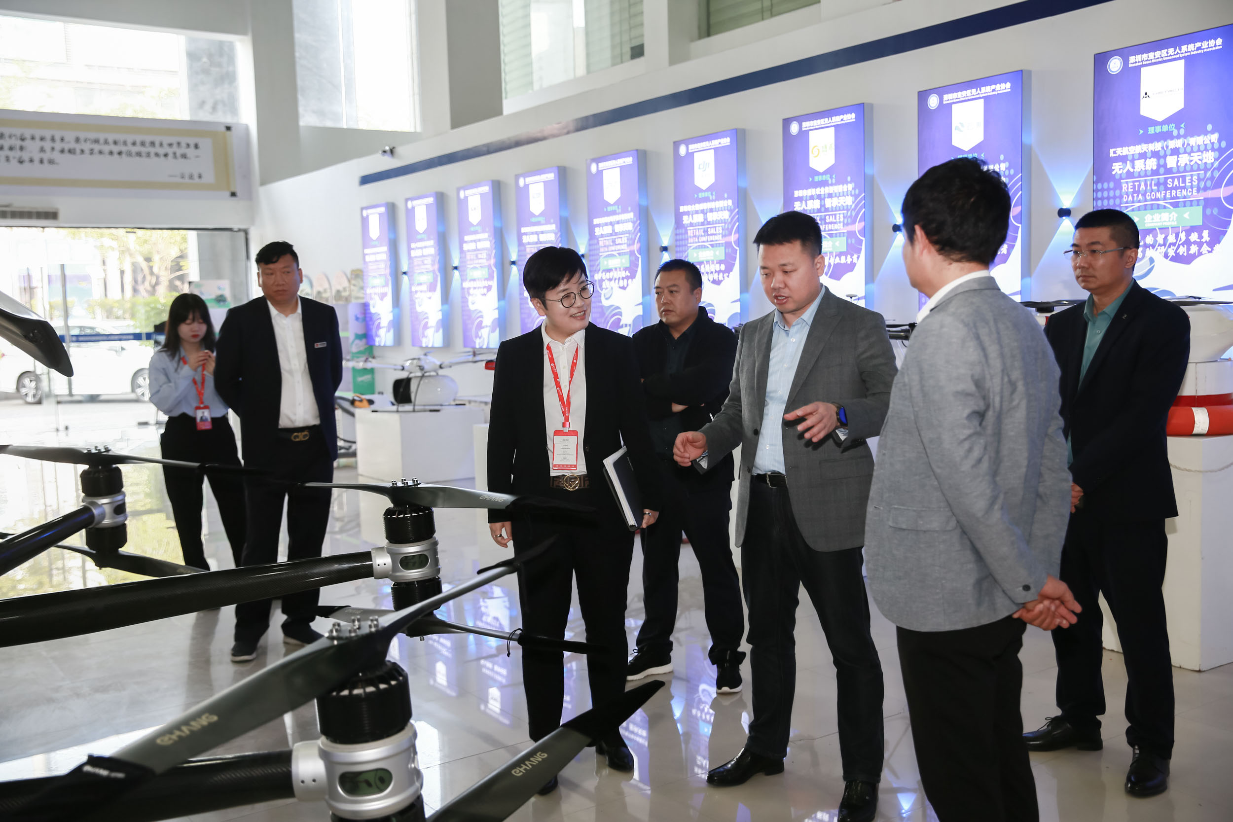新疆维吾尔自治区博乐市领导莅临中亚参观考察(图3) 新疆维吾尔自治区博乐市领导莅临中亚参观考察(图3)