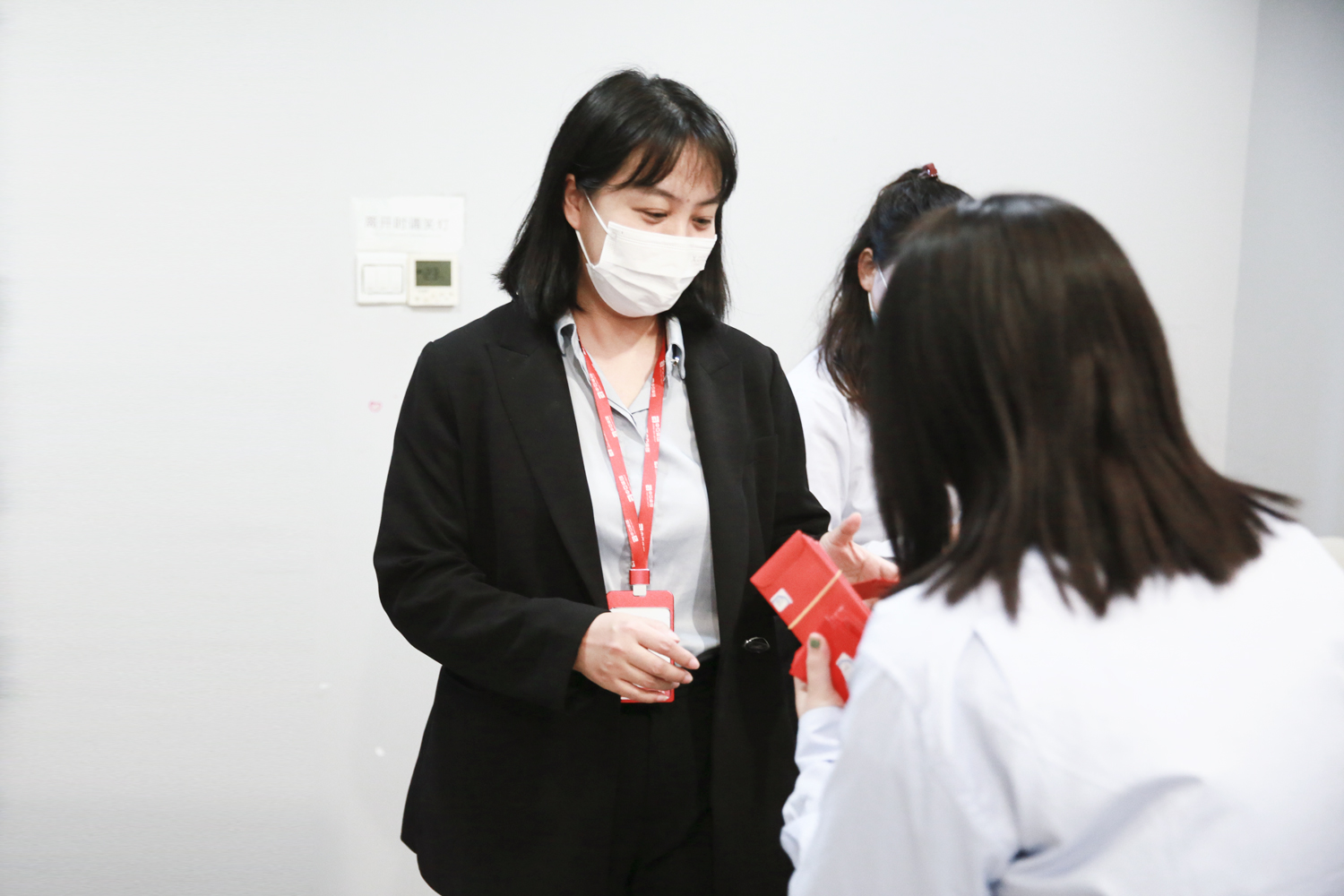 三八妇女节|致最美的你们 集团福利暖心发放(图3) 三八妇女节|致最美的你们 集团福利暖心发放(图3)