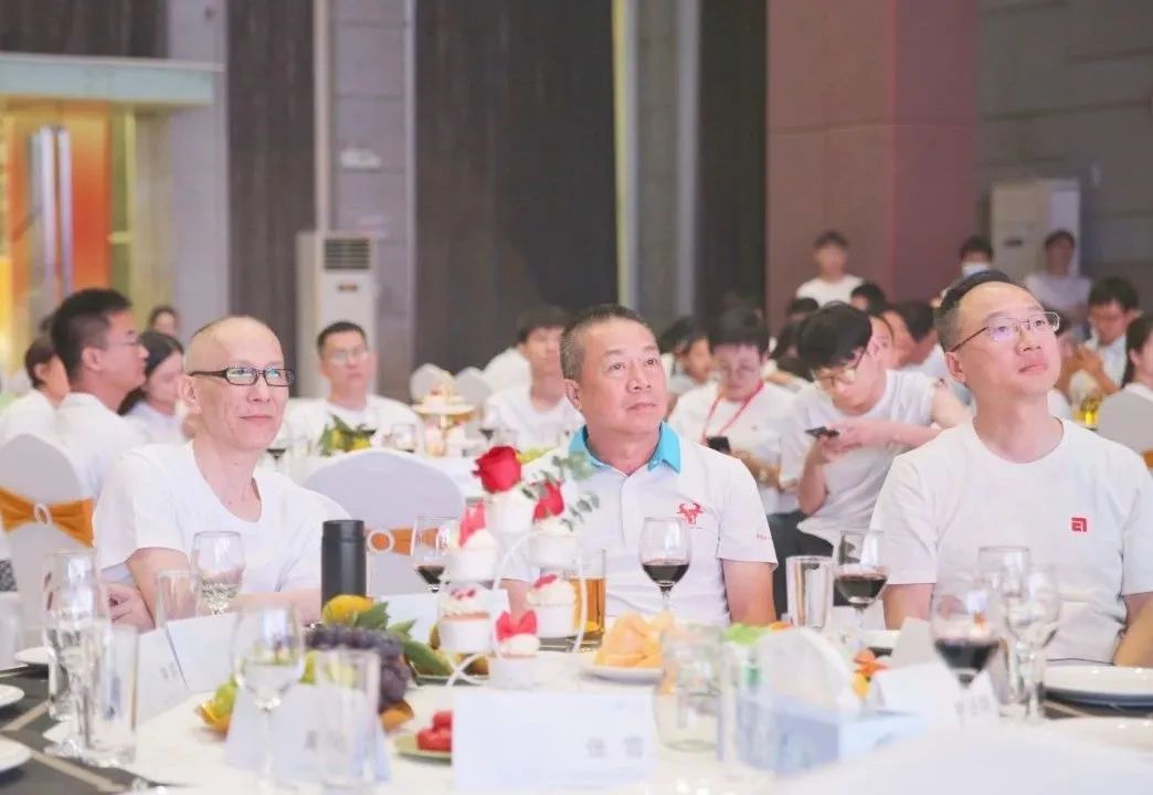 栉风沐雨 砥砺前行 | 中亚集团十五周年庆典圆满举行(图15) 栉风沐雨 砥砺前行 | 中亚集团十五周年庆典圆满举行(图15)